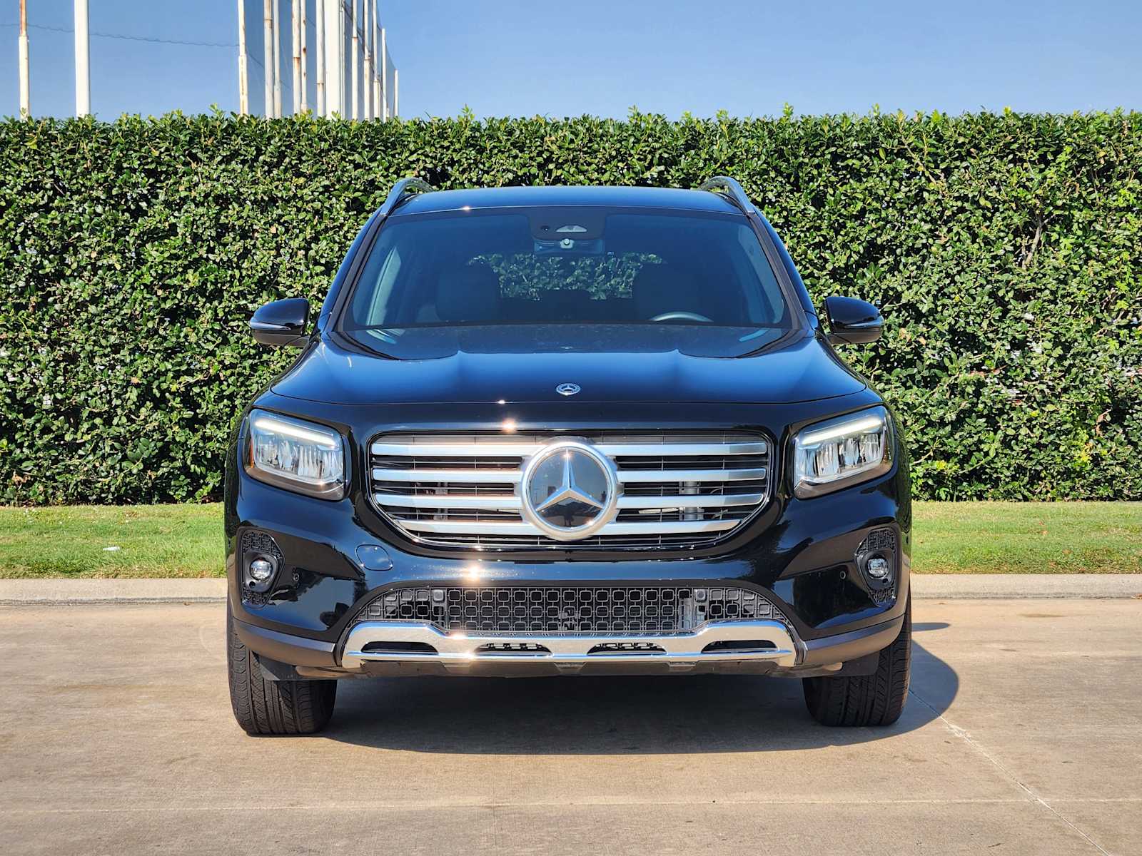 2025 Mercedes Benz GLB 250 photo 2