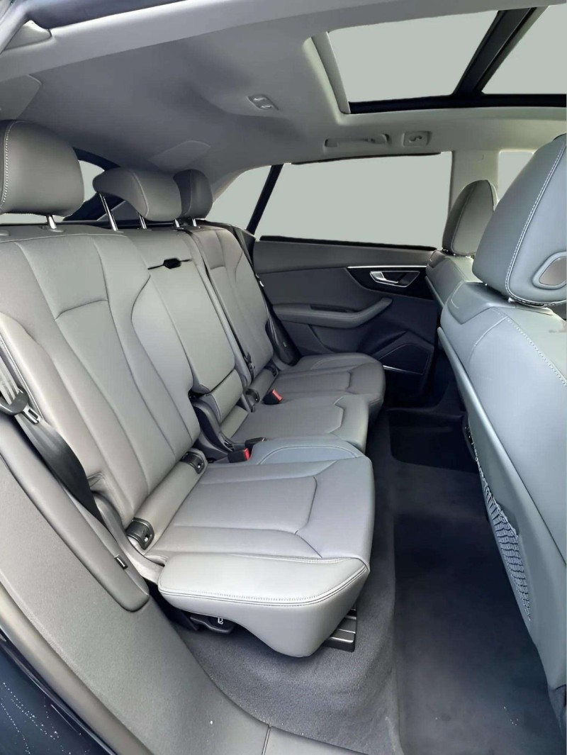 2025 Audi Q8 55 Premium Plus photo 16
