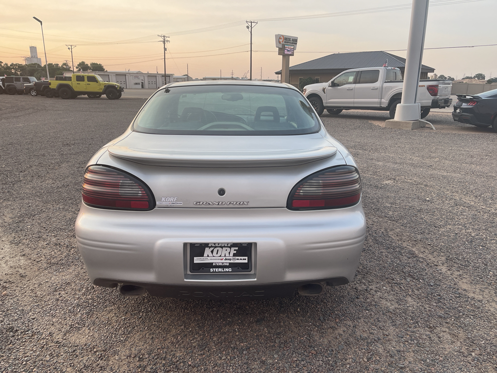 2002 Pontiac Grand Prix GTP photo 3