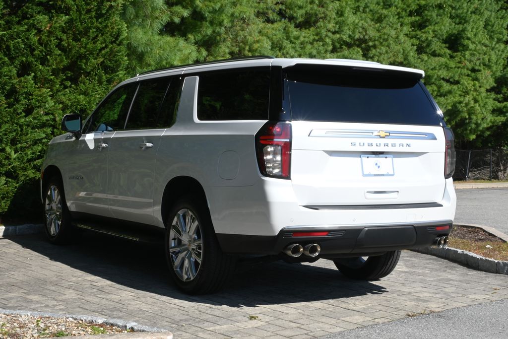2023 Chevrolet Suburban High Country photo 4