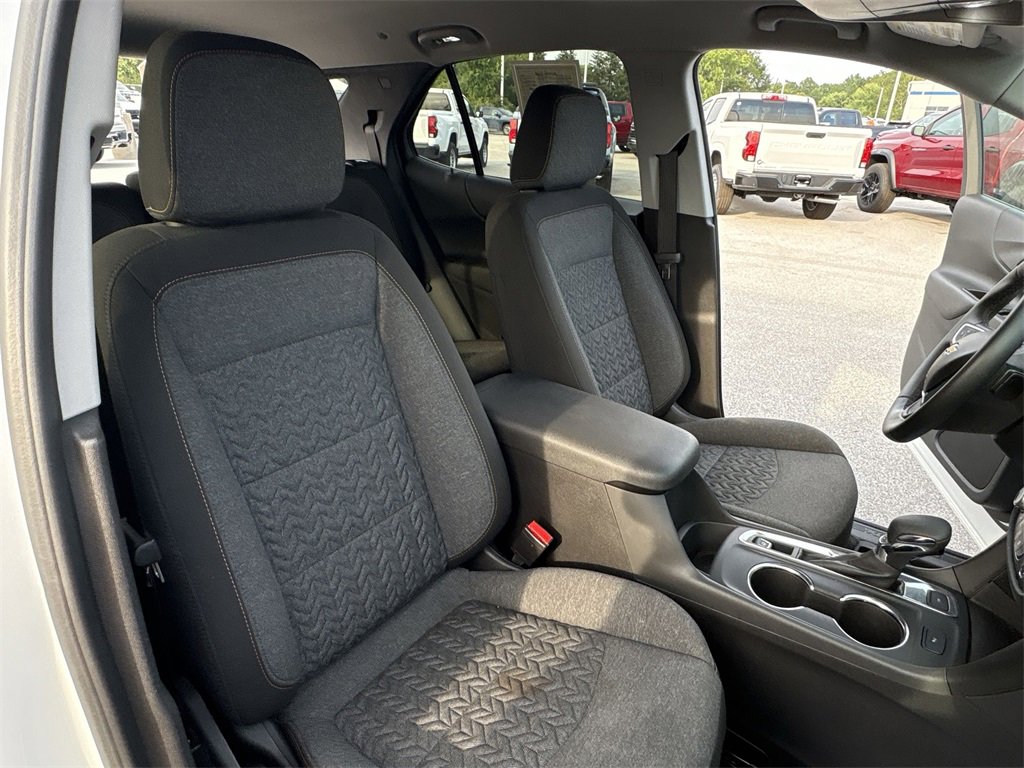2023 Chevrolet Equinox LT photo 24