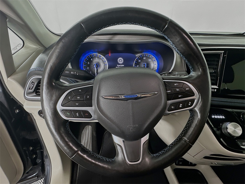 2021 Chrysler Pacifica Touring photo 15