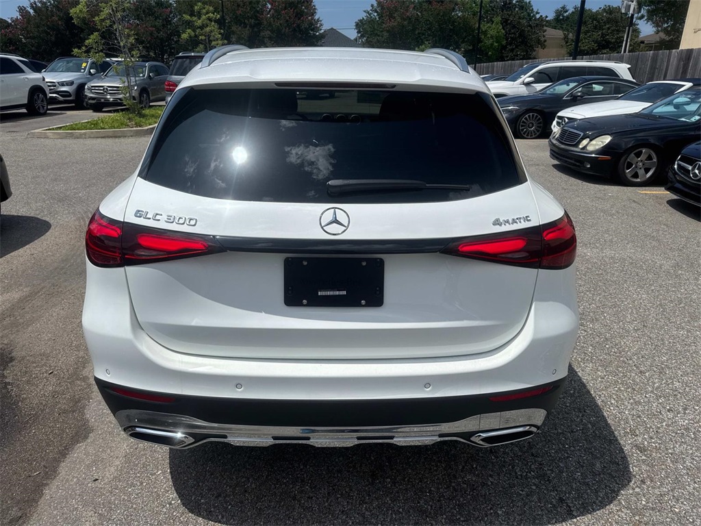 2025 Mercedes Benz GLC 300 4MATIC photo 4