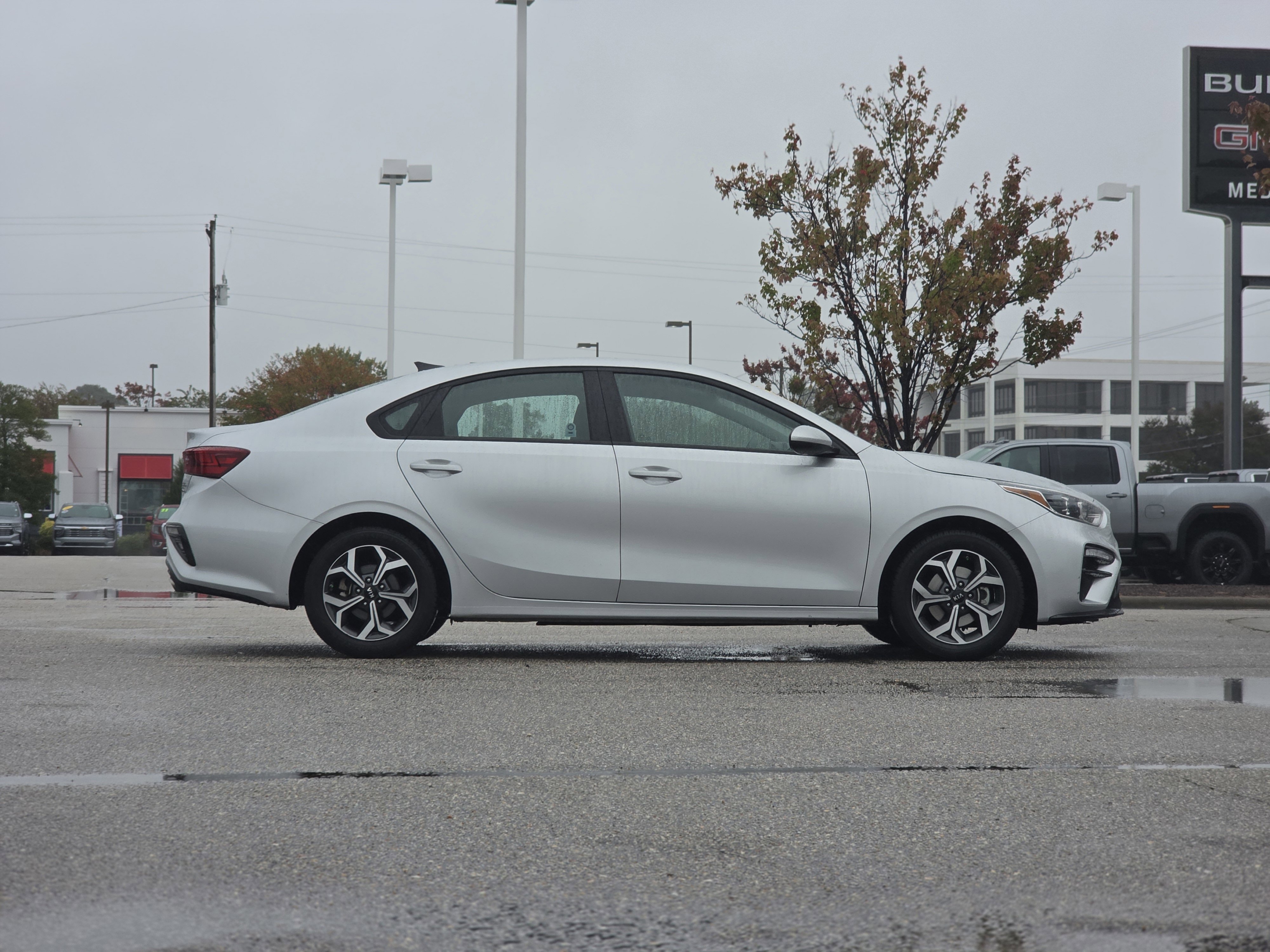 2021 Kia Forte LXS photo 2