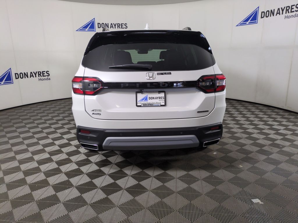 2025 Honda Pilot Touring photo 3