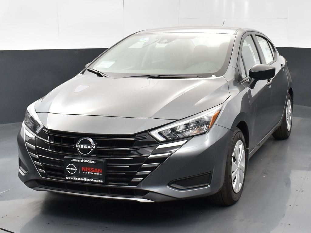 2025 Nissan Versa 1.6 S photo 2
