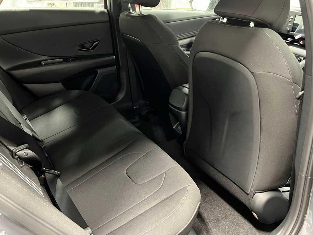 2025 Hyundai Elantra SEL Sport photo 24
