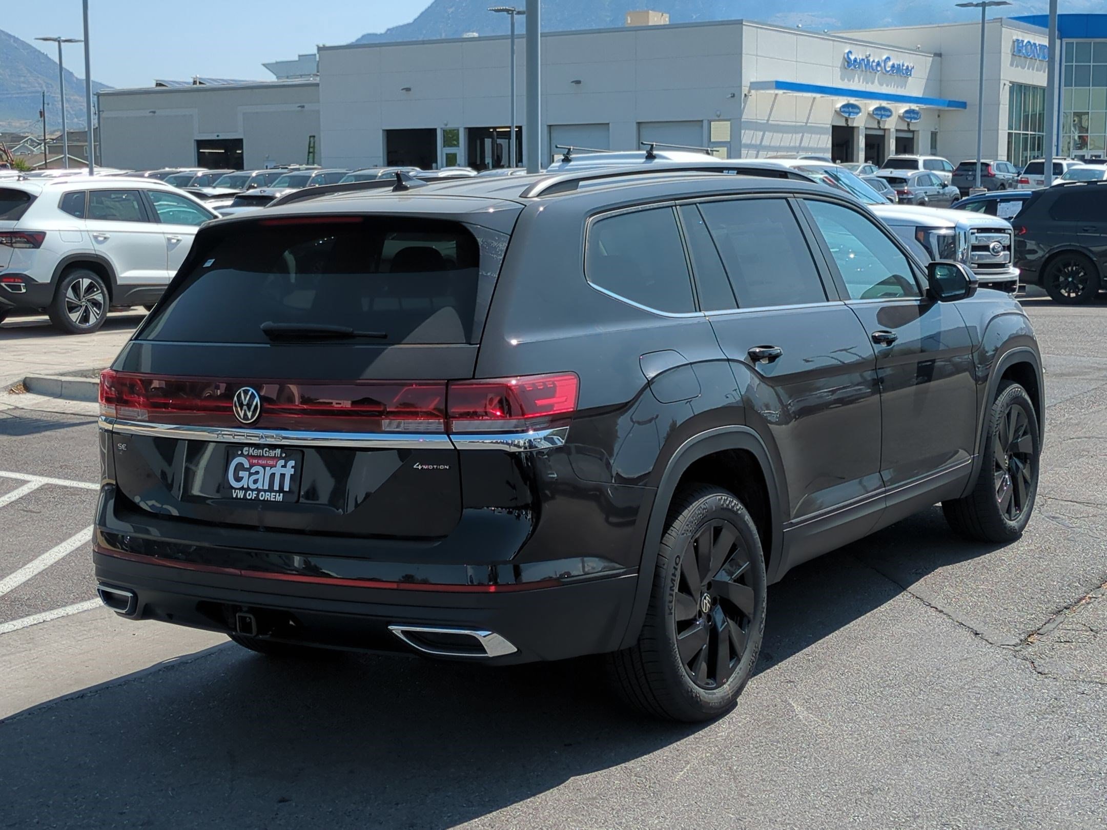 2025 Volkswagen Atlas SE Technology photo 2