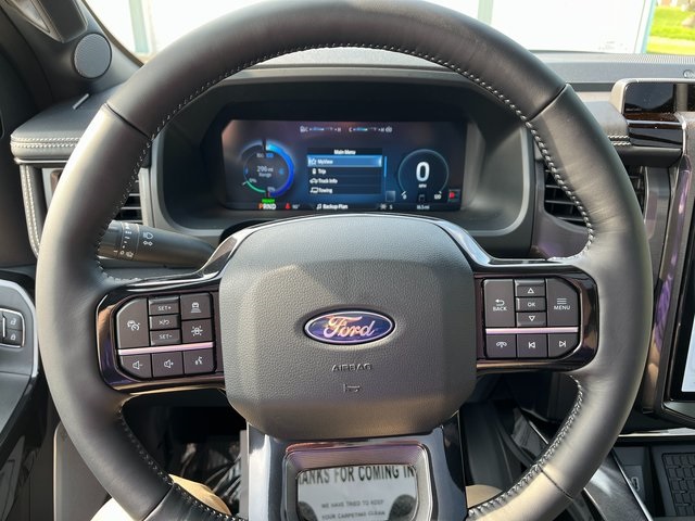 2025 Ford F-150 Lightning Platinum photo 38