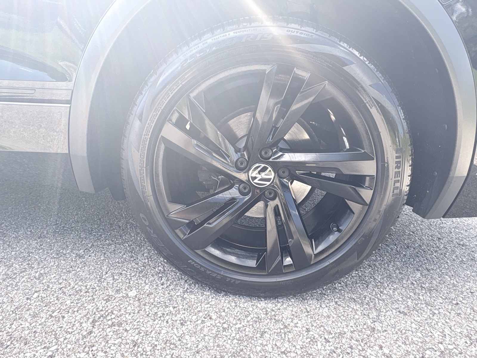 2023 Volkswagen Tiguan SE R-Line Black photo 6