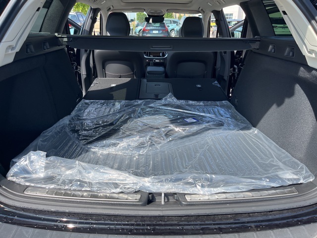 2026 Volvo V60 Cross Country B5 Plus photo 23