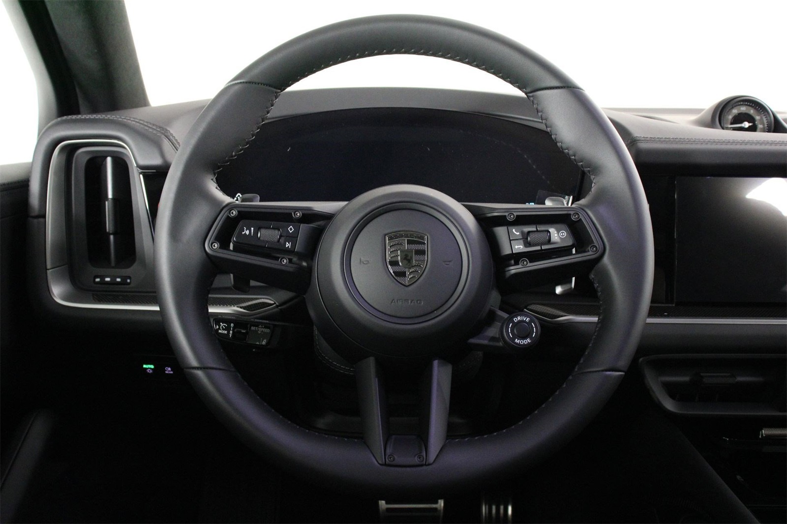 2025 Porsche Cayenne E-Hybrid Turbo photo 11