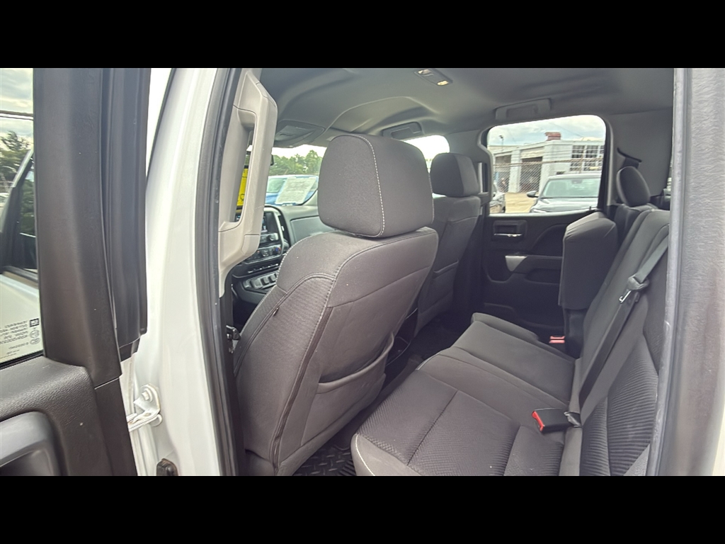 2018 Chevrolet Silverado LT photo 22
