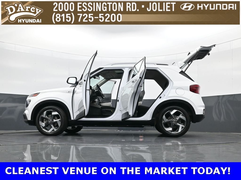 2024 Hyundai Venue SEL photo 28