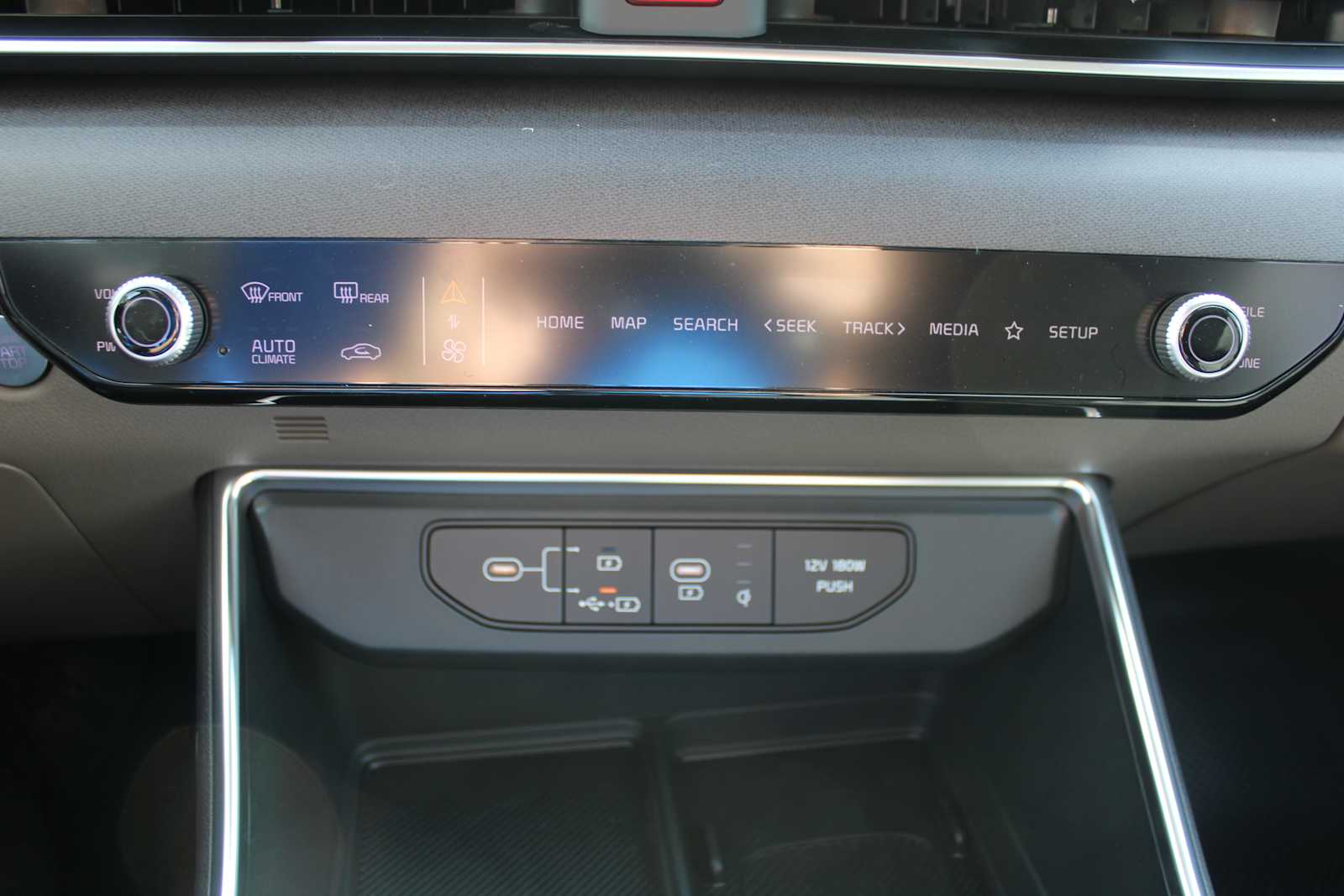 2025 Kia Carnival EX photo 42