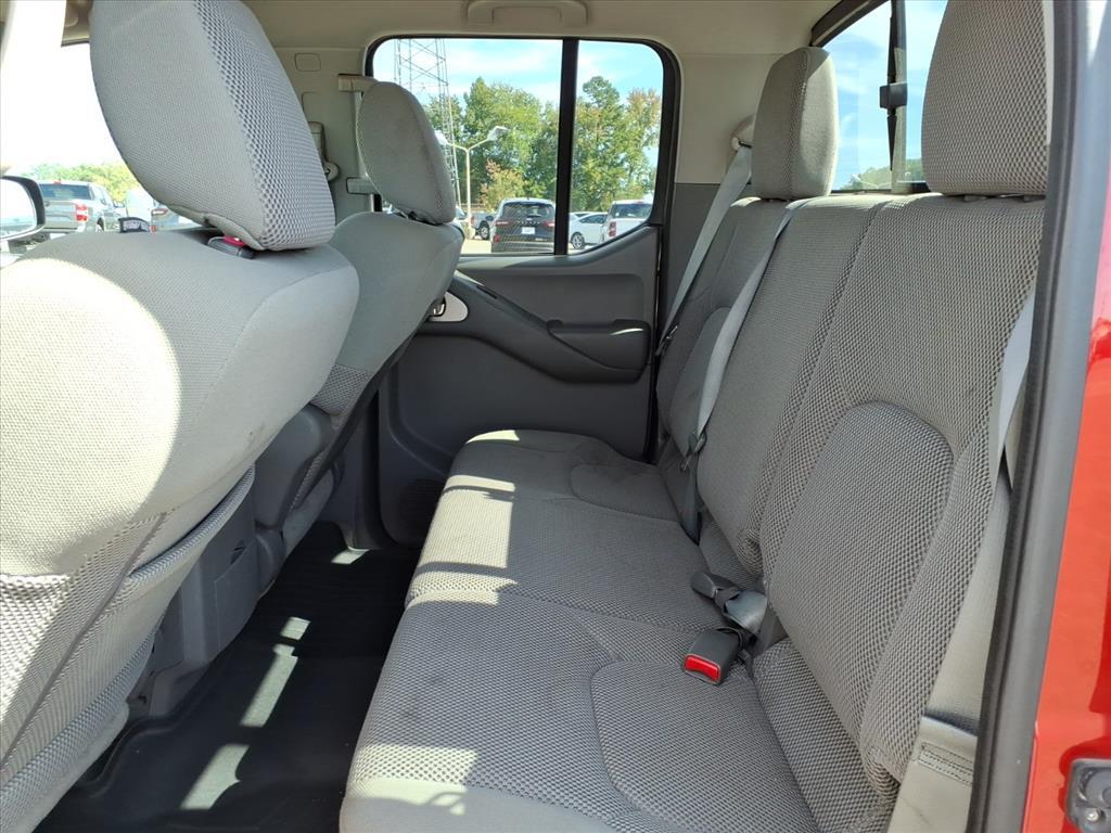 2014 Nissan Frontier SV photo 20