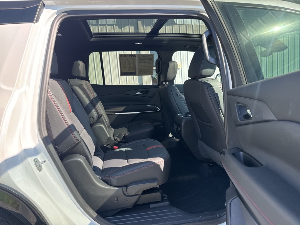 2024 Chevrolet Traverse RS photo 14