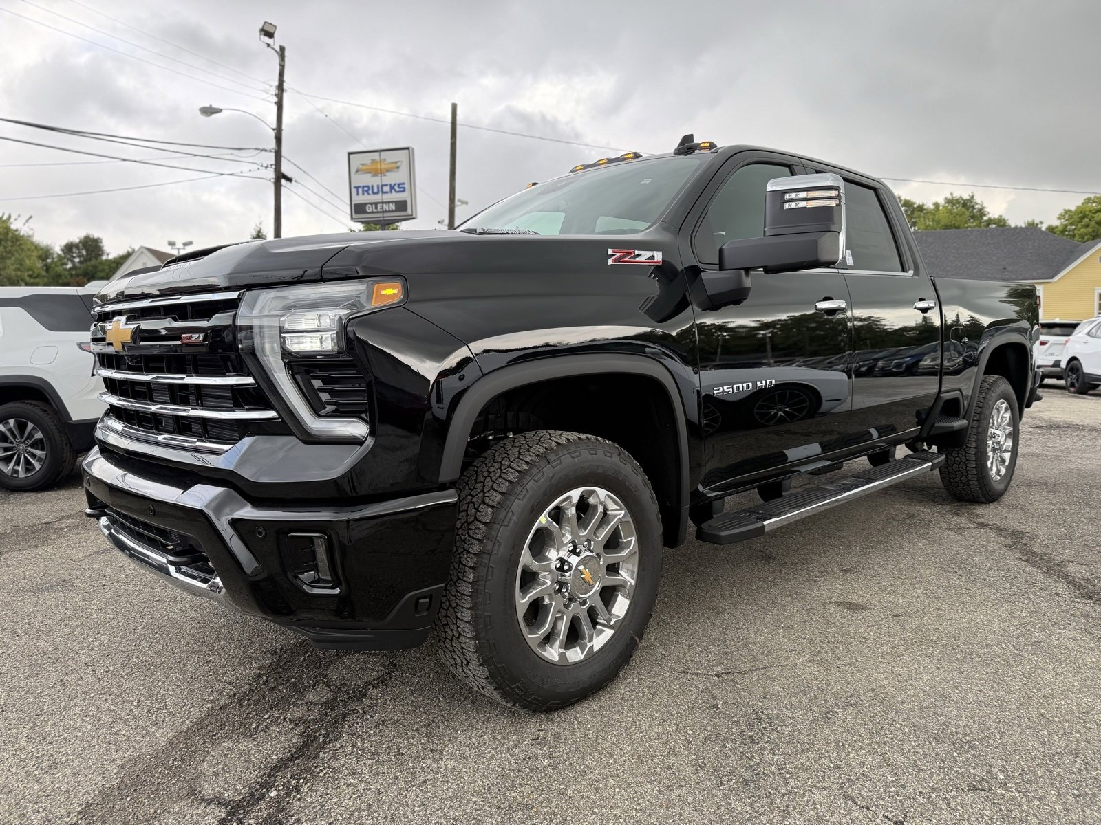2025 Chevrolet Silverado 2500HD LTZ photo 2