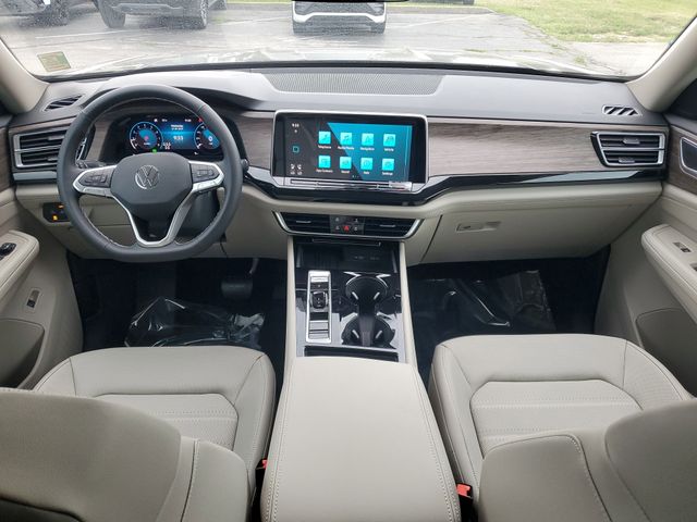 2025 Volkswagen Atlas SEL photo 16