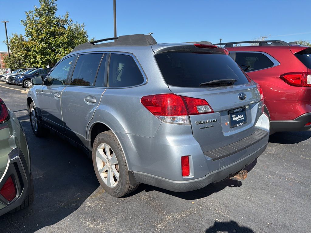 2013 Subaru Outback 2.5i Premium photo 3