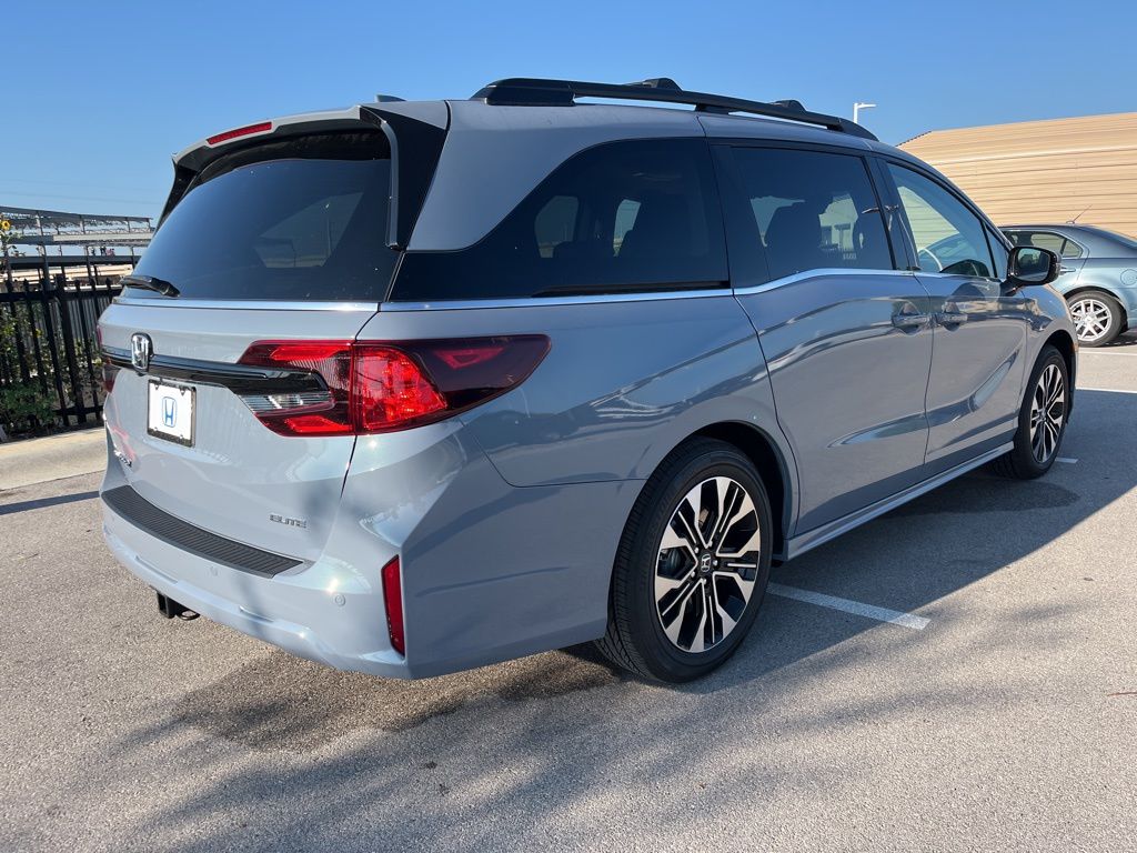 2026 Honda Odyssey Elite photo 2