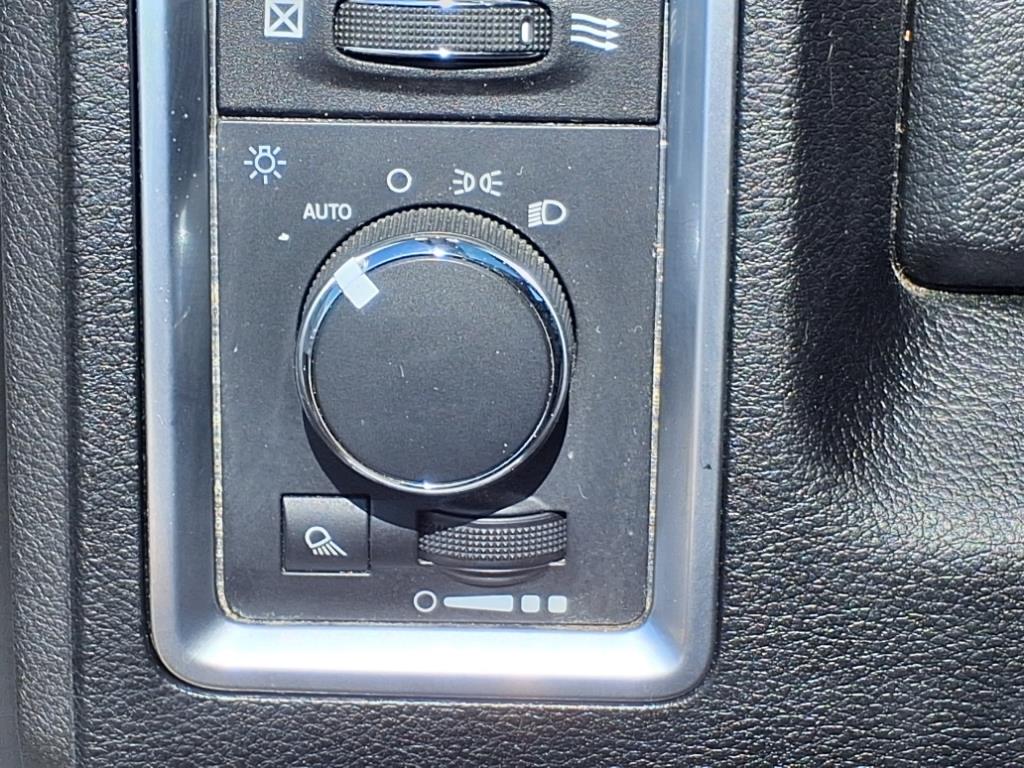 2022 Ram 1500 Classic SLT photo 19