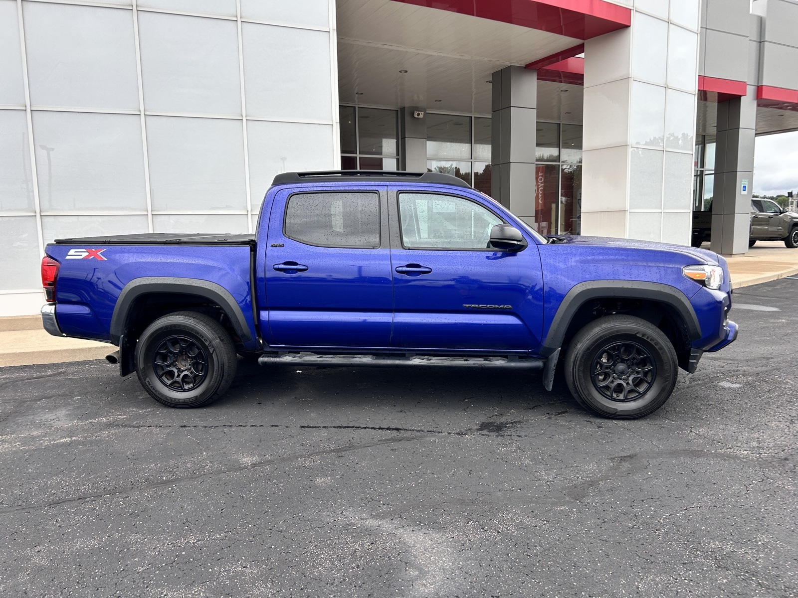 2023 Toyota Tacoma SR5 photo 2