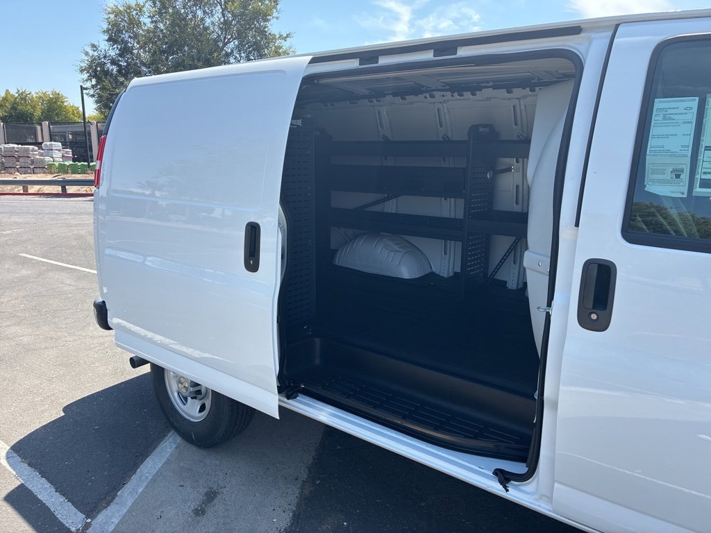 2025 Chevrolet Express Cargo 2500 Van photo 18