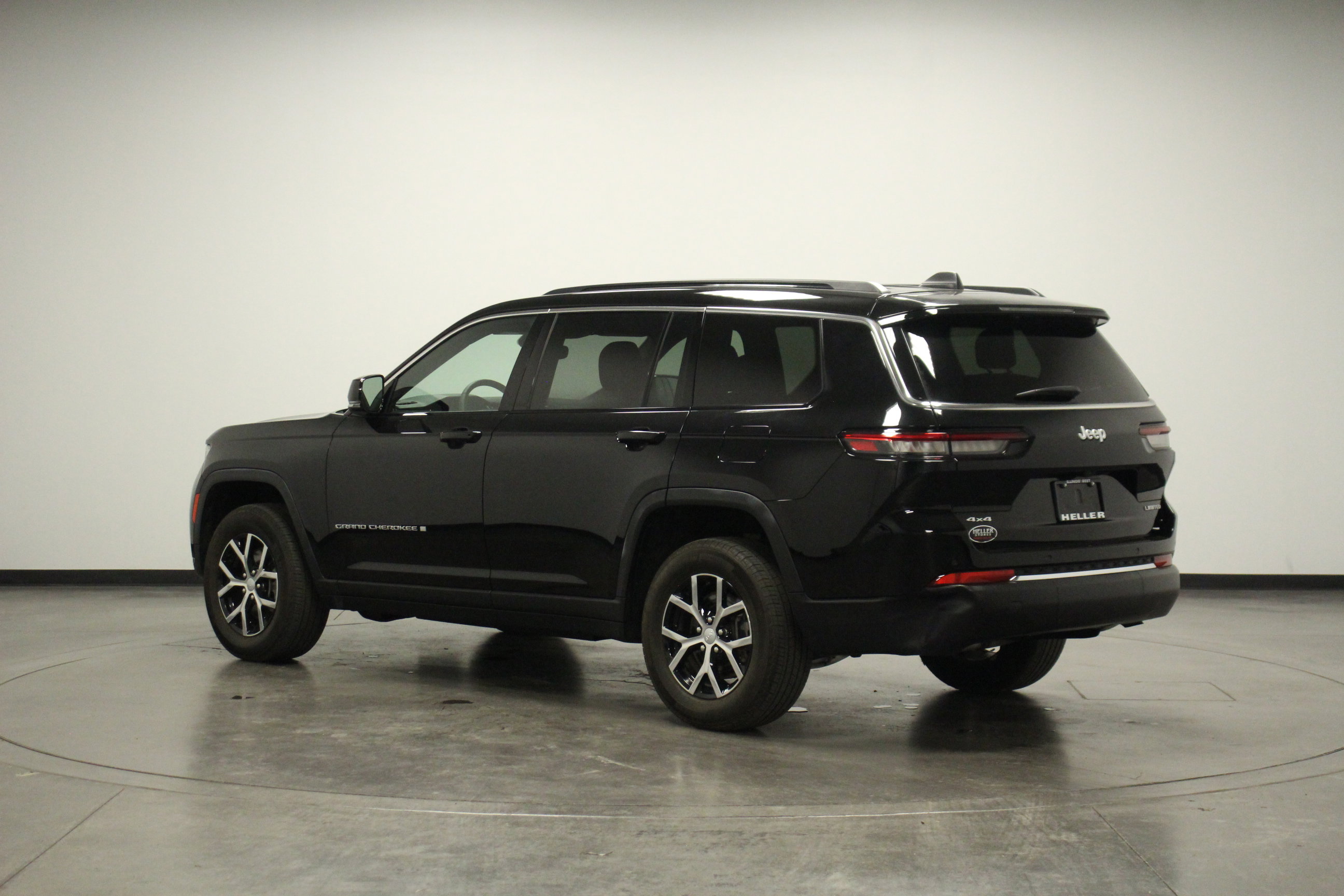2024 Jeep Grand Cherokee Limited photo 3
