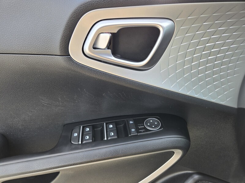 2023 Kia Soul LX photo 17