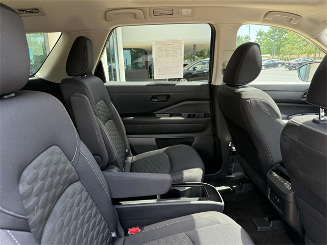 2023 Nissan Pathfinder SV photo 15