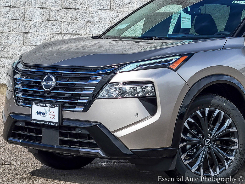 2026 Nissan Rogue Platinum photo 2