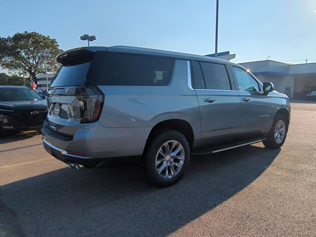 2026 Chevrolet Suburban Premier photo 6
