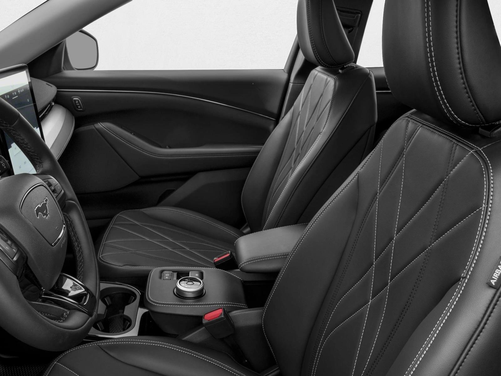 2025 Ford Mustang Mach-E Select photo 4