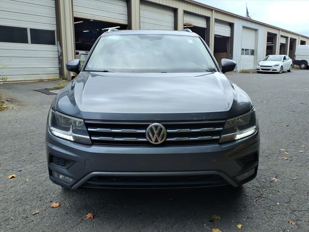 2018 Volkswagen Tiguan SEL photo 2