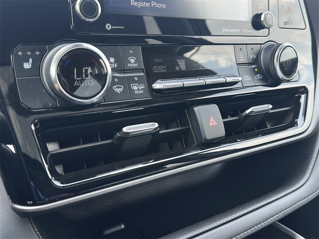 2022 Toyota Highlander XLE photo 17