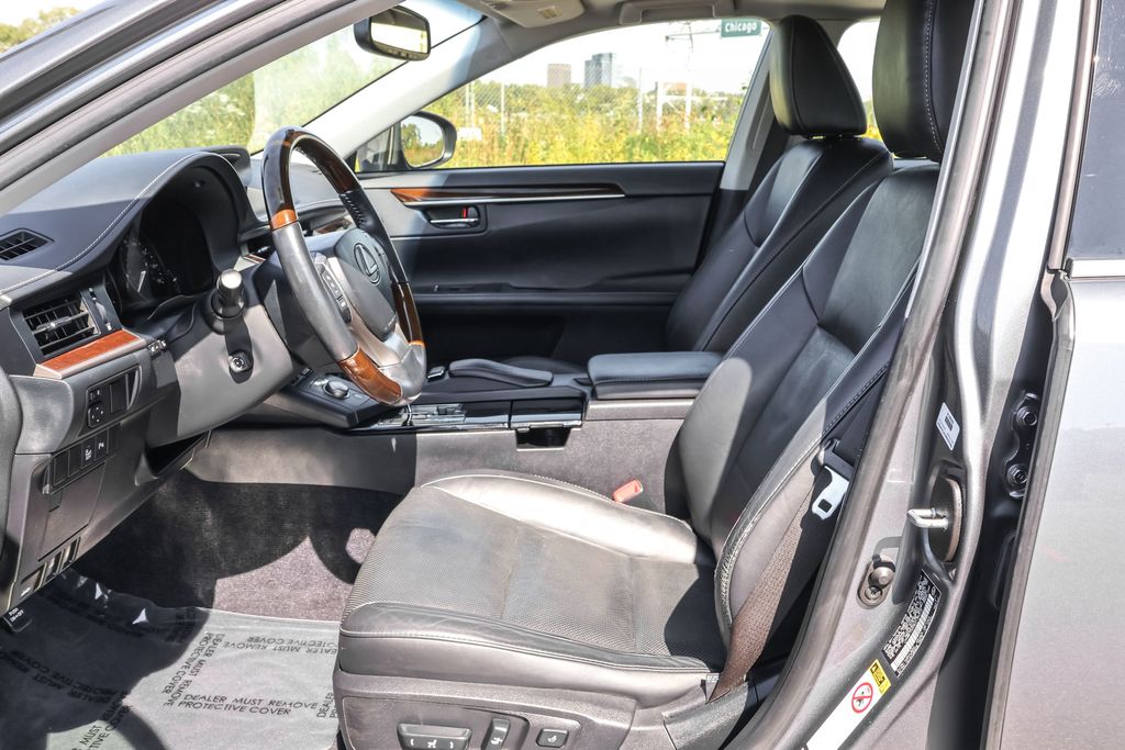 2014 Lexus ES 350 photo 4