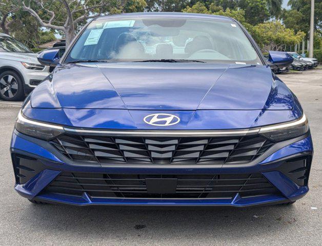 2025 Hyundai Elantra SEL Convenience photo 3