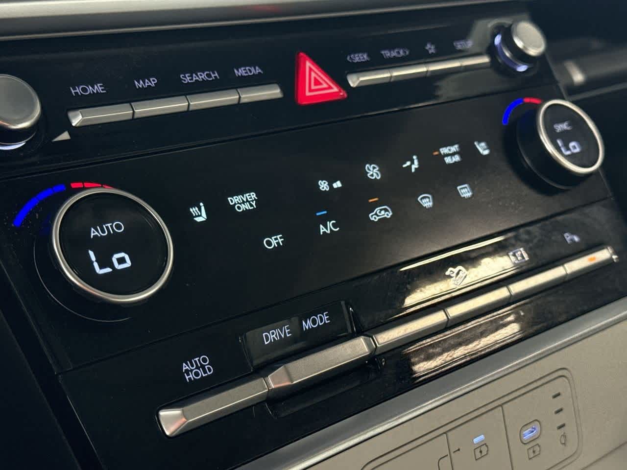 2025 Hyundai Santa Fe SEL photo 14