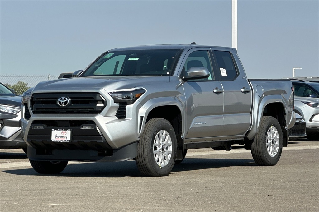 2025 Toyota Tacoma SR5 Double Cab photo 8