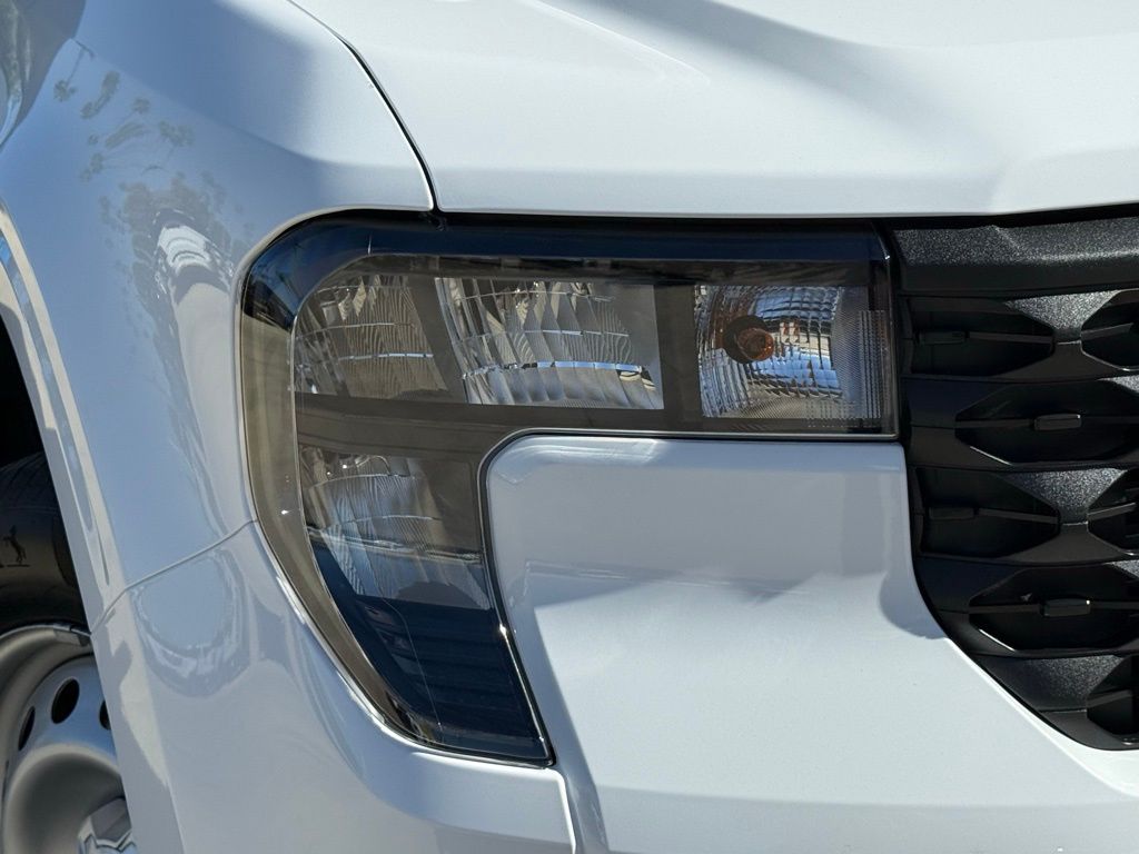 2025 Ford Maverick XL photo 2