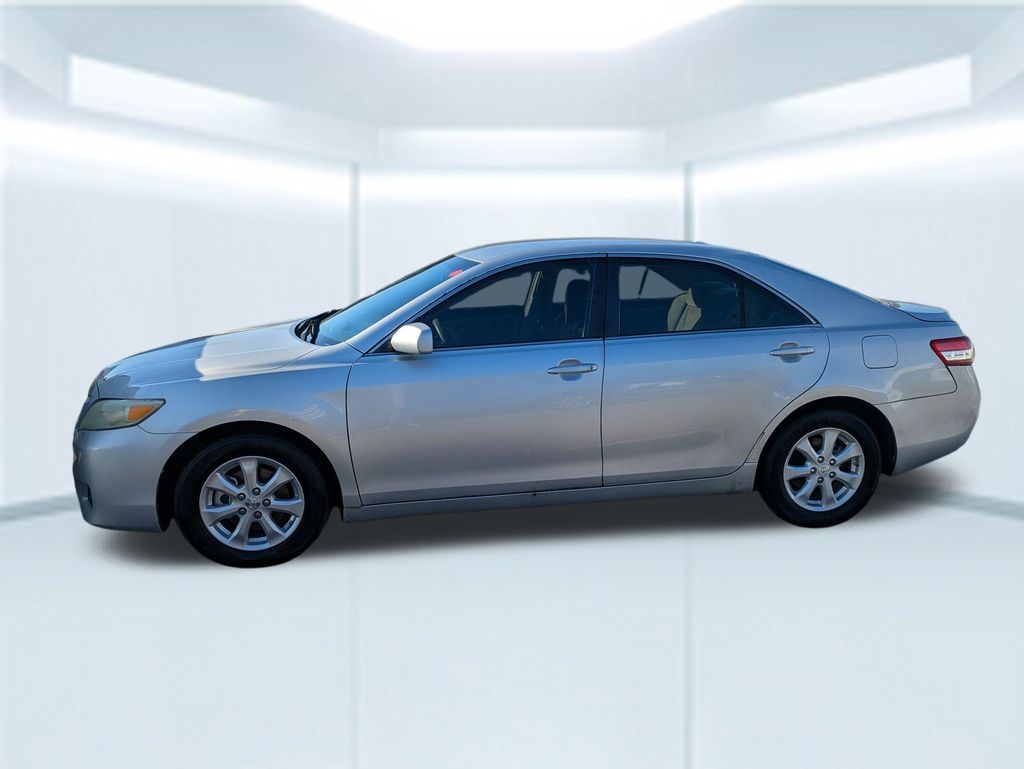 2011 Toyota Camry LE photo 2