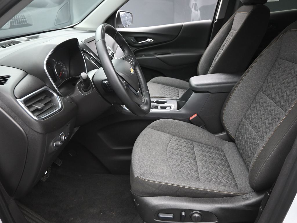 2024 Chevrolet Equinox LT photo 13