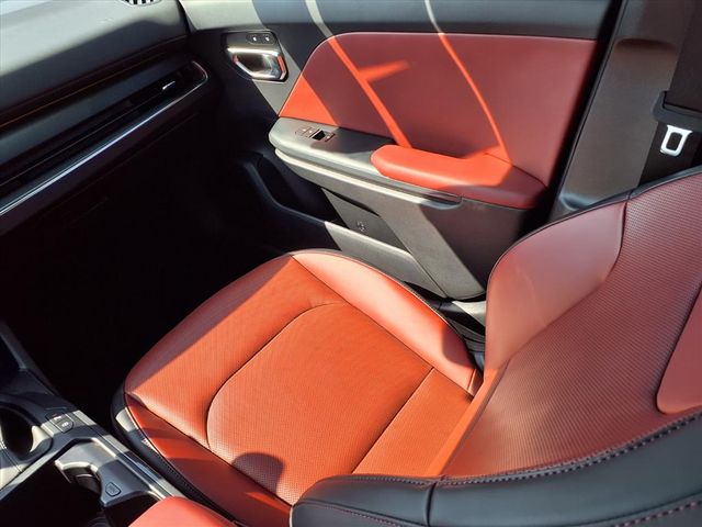 2025 Kia K4 GT-Line Turbo photo 9