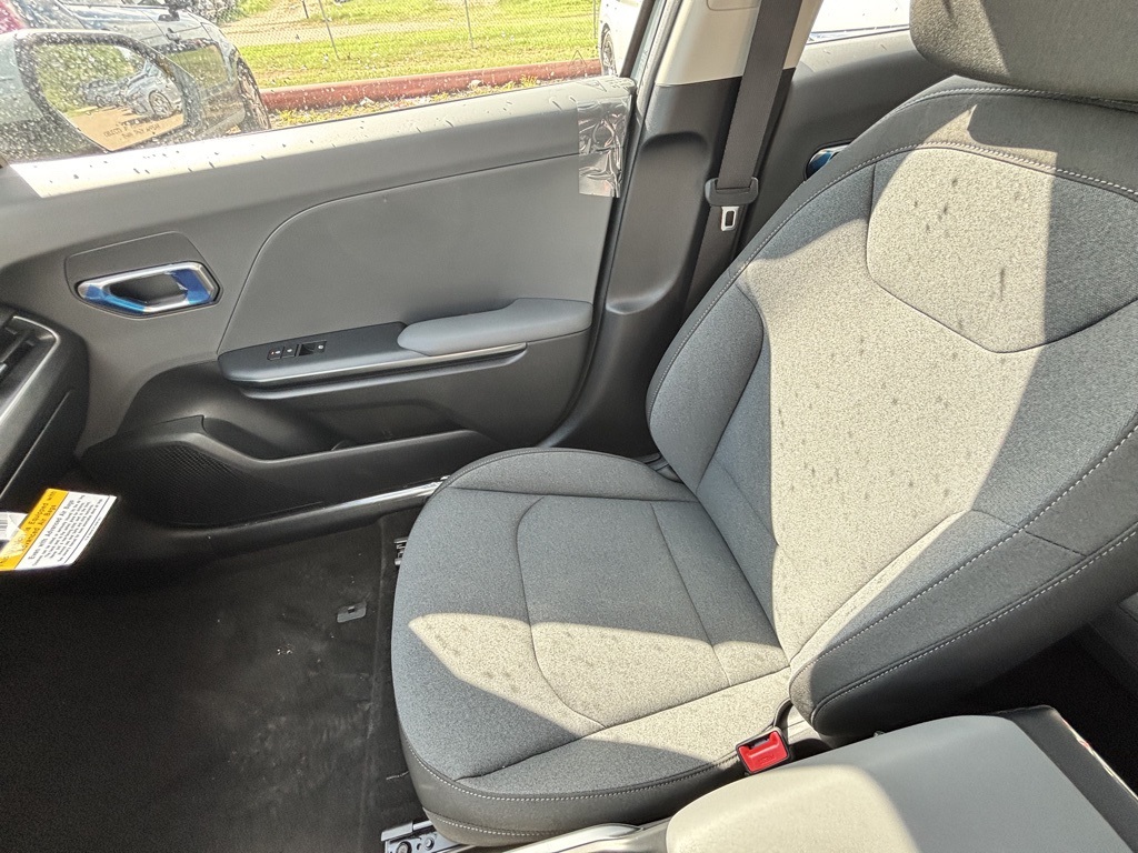 2025 Kia K4 LXS photo 16