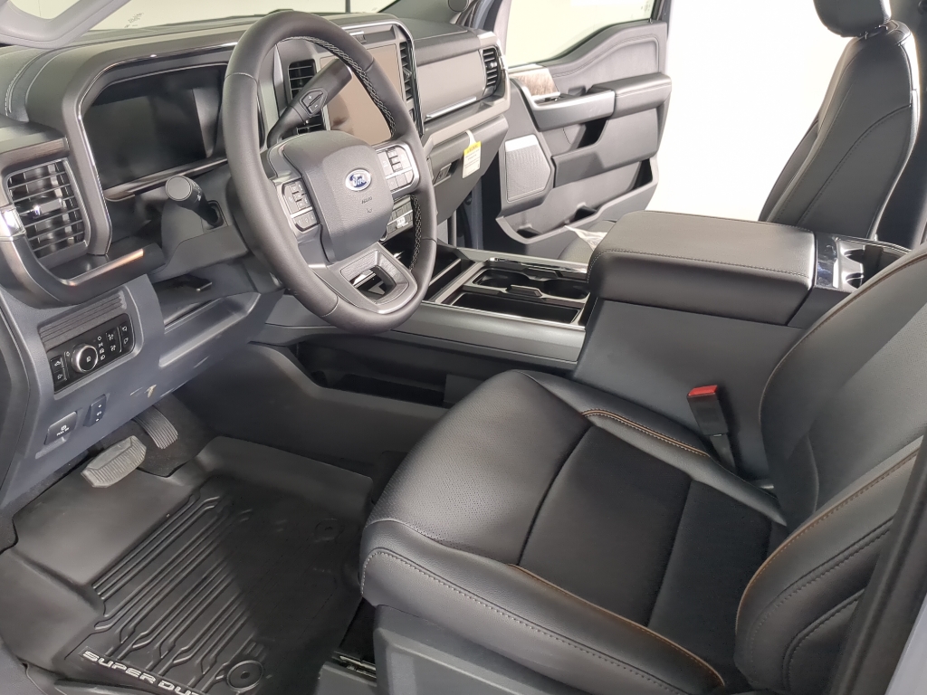 2025 Ford F-350 Lariat photo 9