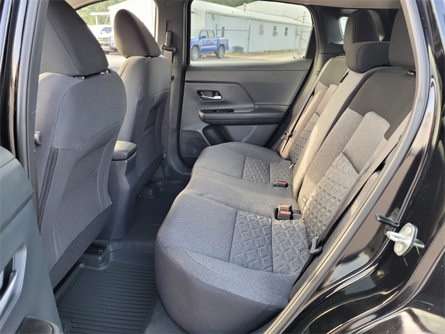 2025 Nissan Kicks SV photo 5
