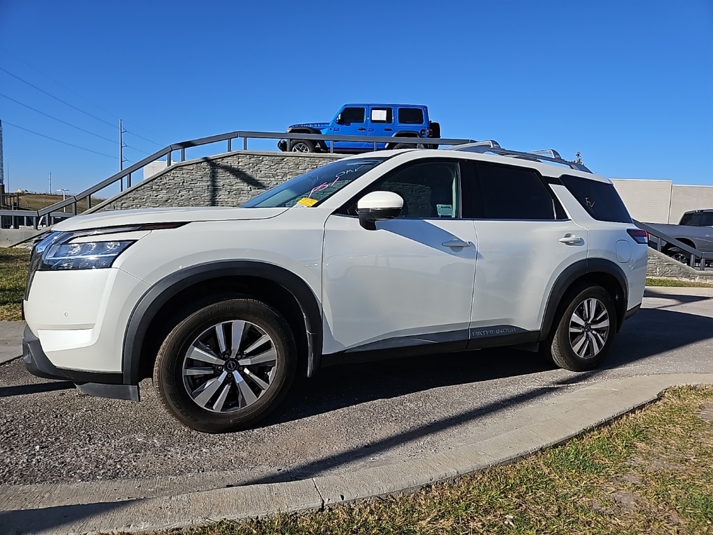 PreOwned 2022 Nissan Pathfinder SL 4D Sport Utility in Smithville 