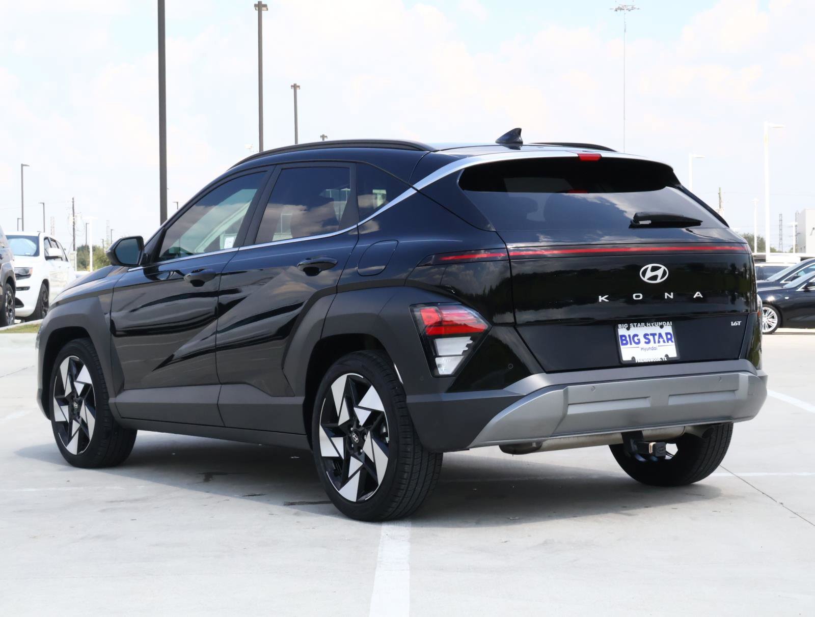 2025 Hyundai Kona Limited photo 2