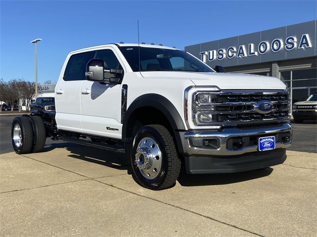 2026 Ford F-450 Super Duty Chassis Cab Lariat's photo